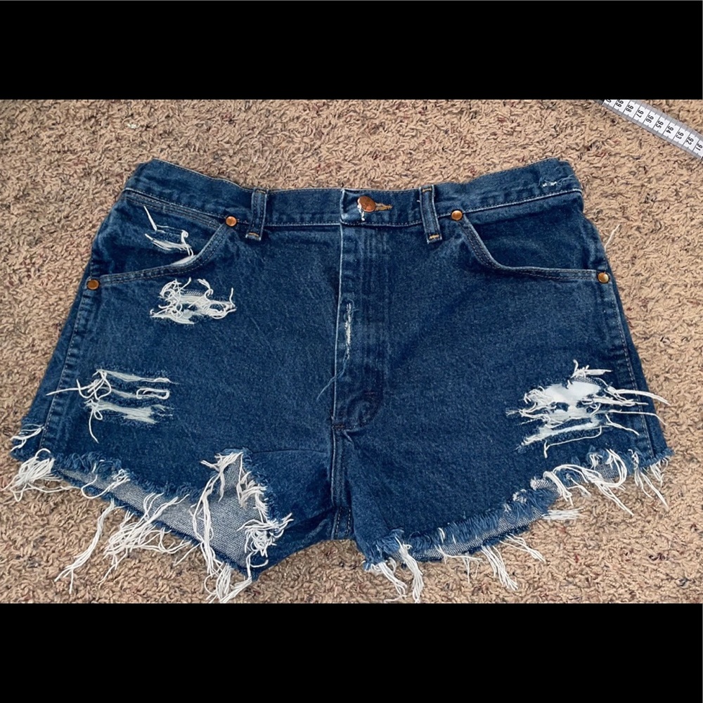 Wrangler dark VTG distressed shorts elastic waist